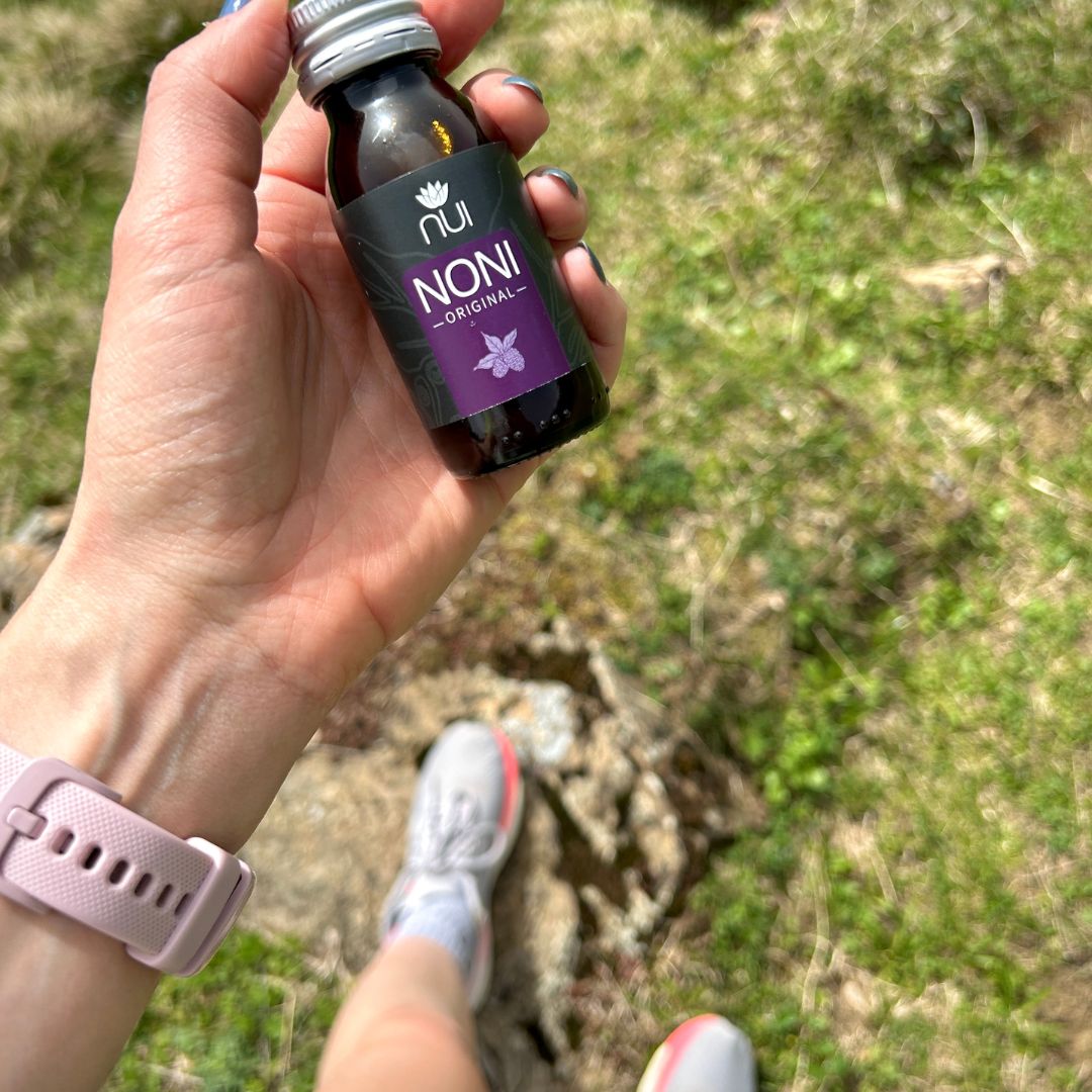 NUI-NONI-ORIGINAL-Shot-in-der-Hand