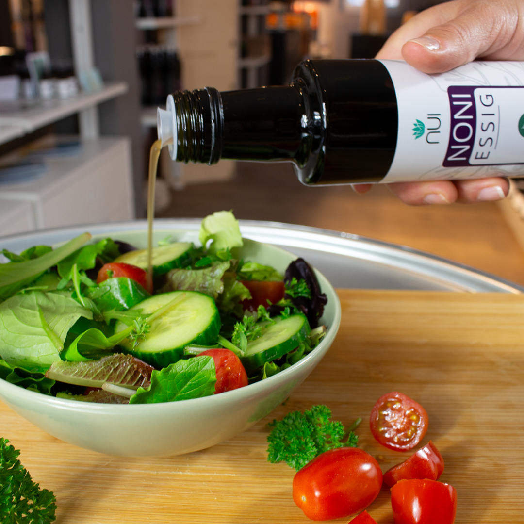 Salat-mit-NUI-NONI-Essig