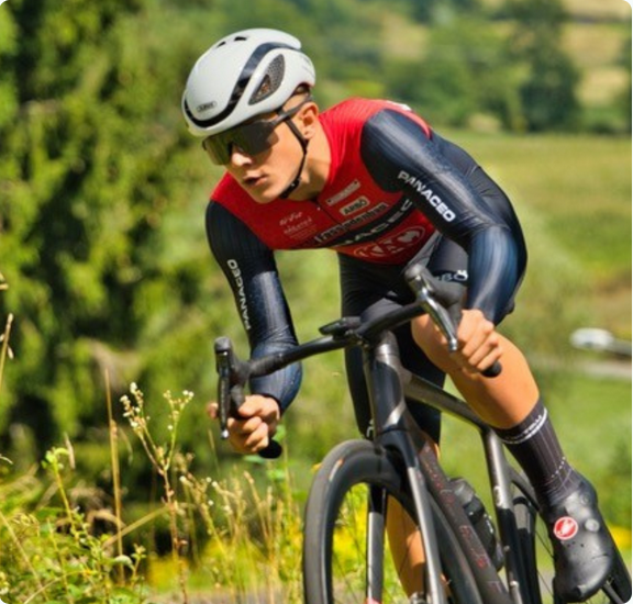 Radrennfahrer-Niklas-Wiesmayr-siegt-mit-NUI-NONI-ORIGINAL